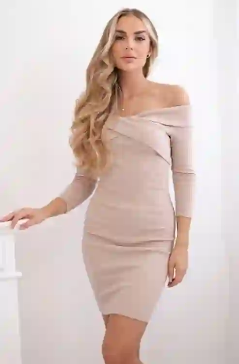 Elegancka Sukienka z Dekoltem Hiszpańskim Spain