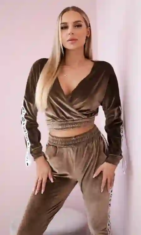 Welurowy dres - krótka bluza + spodnie Queen
