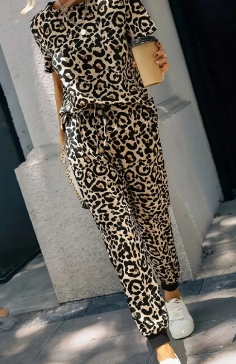 Dzianinowy komplet joggery + shirt Diva